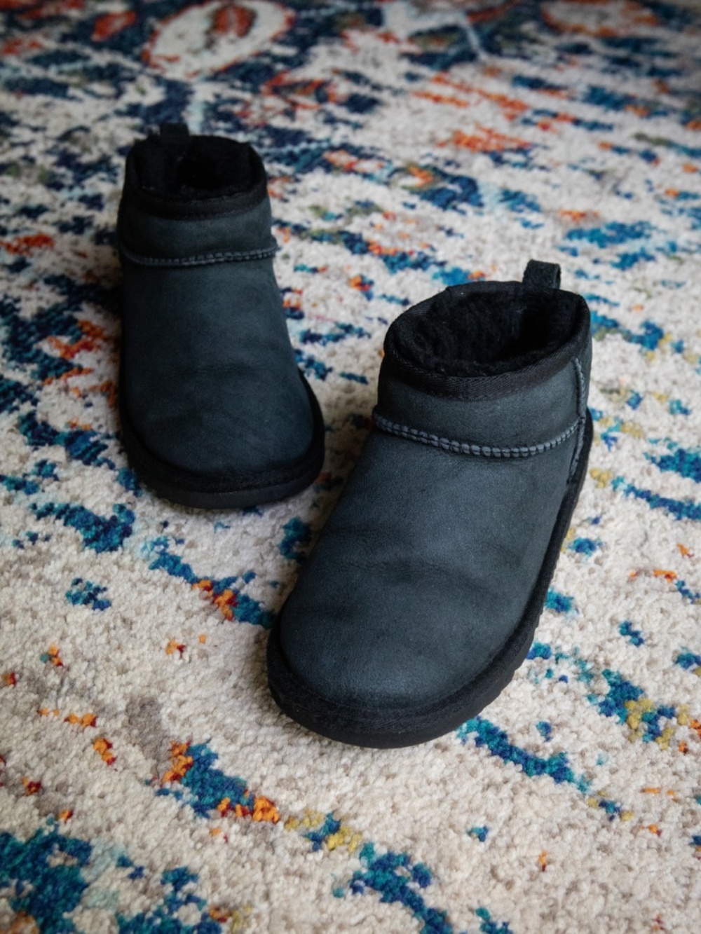 UGG Kids Classic Ultra Mini Boot - Picture 2 of 10